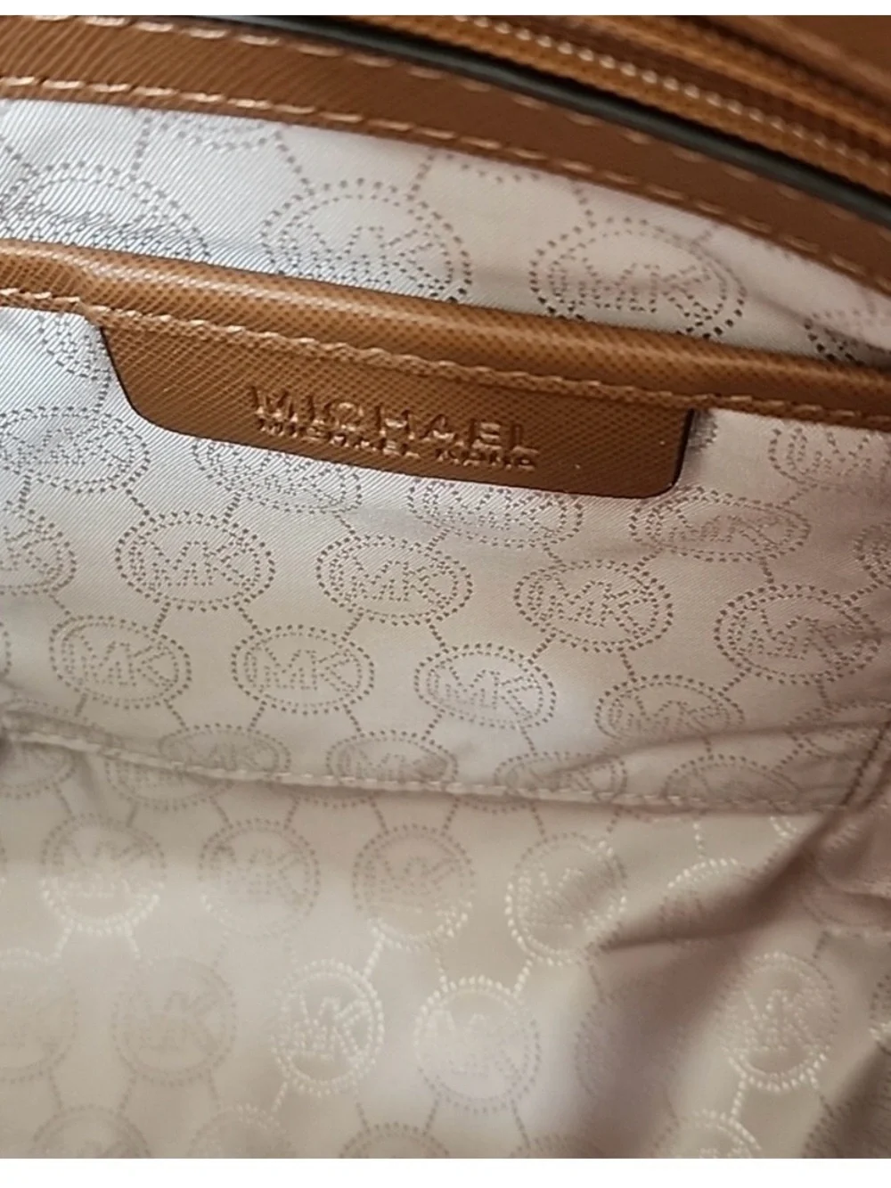 Michael Kors Jet Set Item Medium Nylon Multi Pocket Like New ✈️❤️💎🛍️